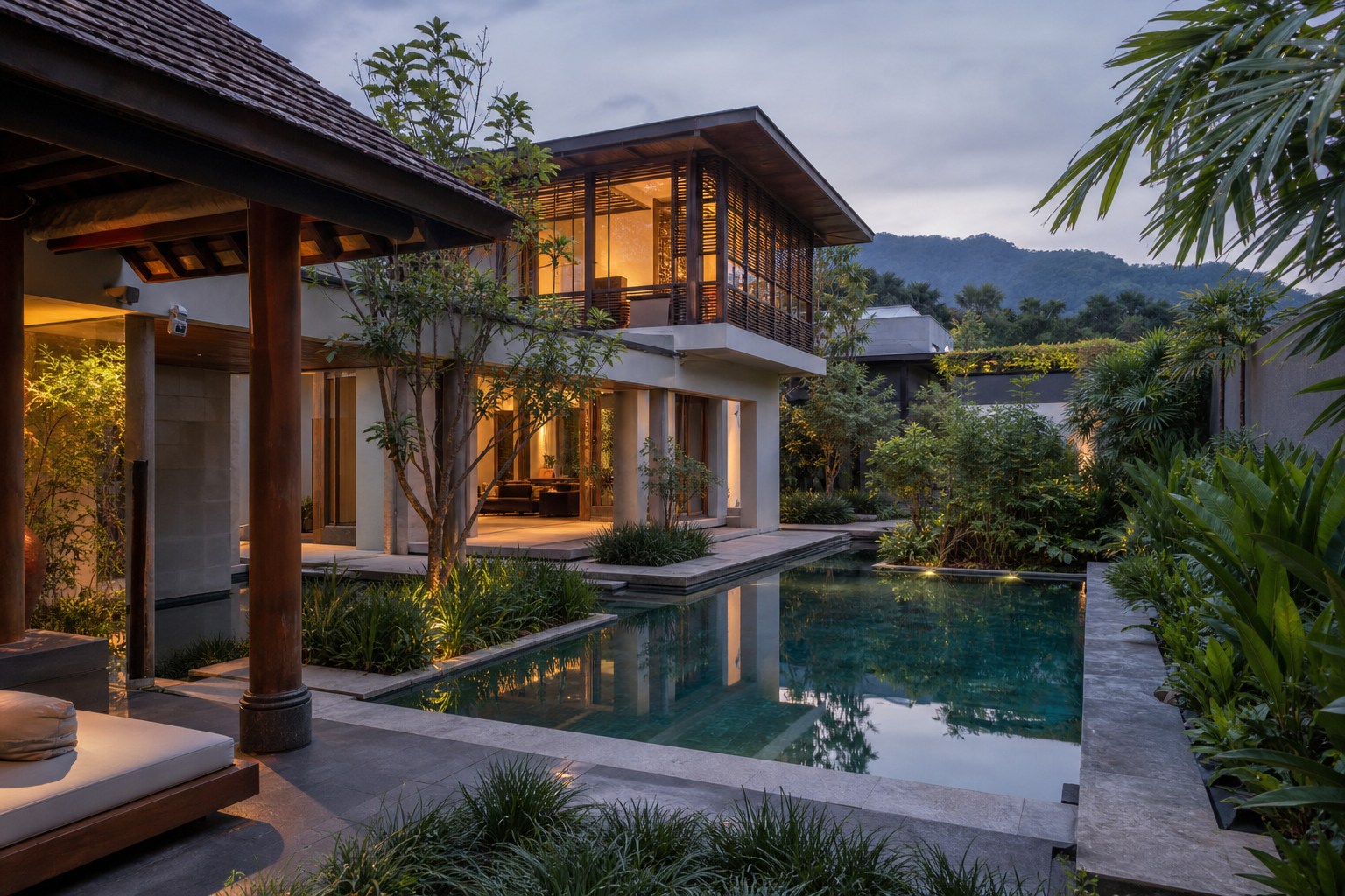 Moderne villa in Chiang Mai met zwembad en tropische tuin.